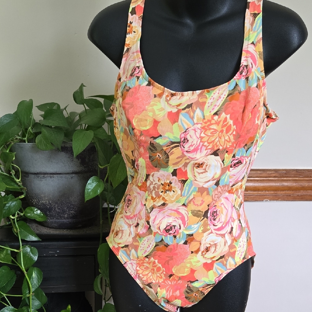 Vintage Sweet Elisabeth Stewart Romantic Floral One Piece Bathing Suit